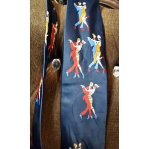 Dancing Couple Tie Golden Clasp Brand